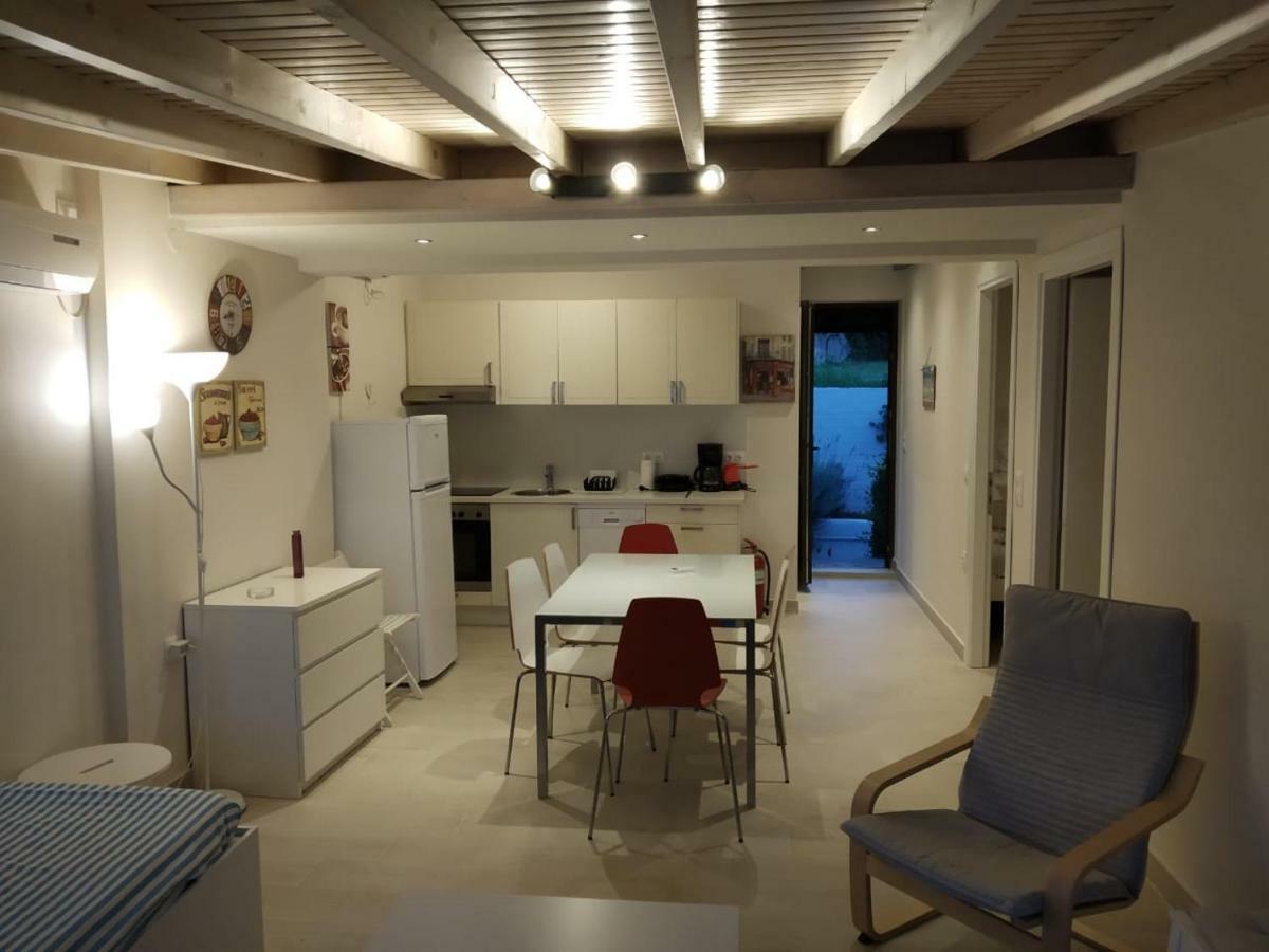 Isabel Artemis Apartment Хорефто Екстериор снимка